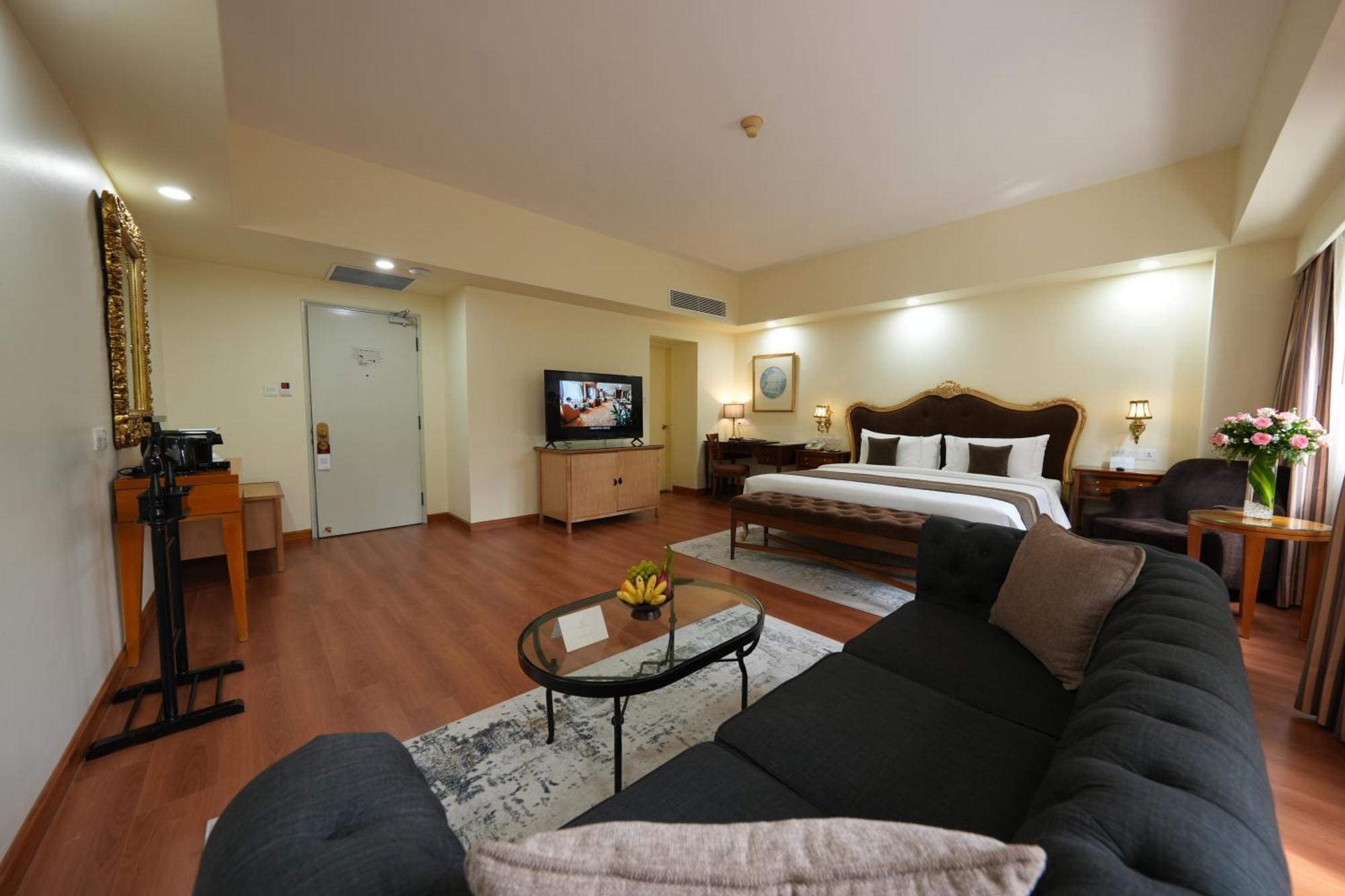 Saigon Khách sạn 4*